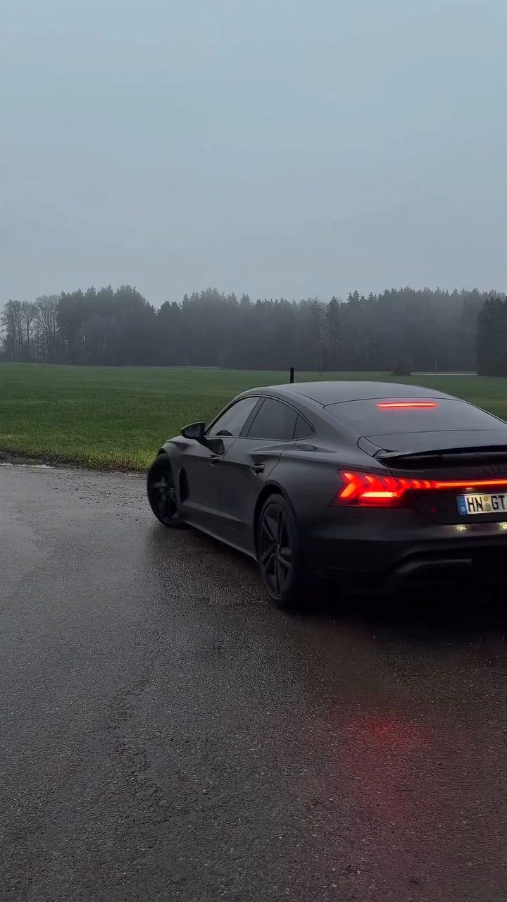 Audi RS E-Tron GT Performance with 925hp 😳