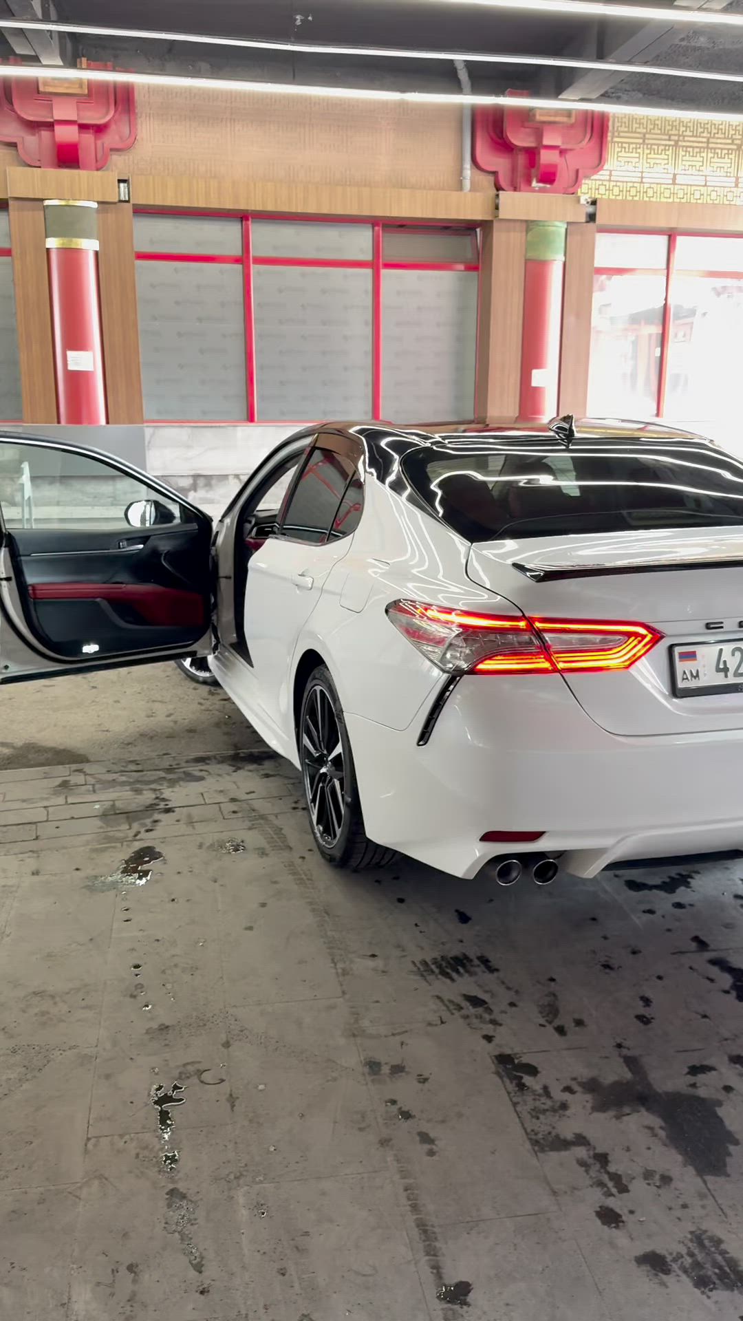 Toyota Camry 2019 video 1