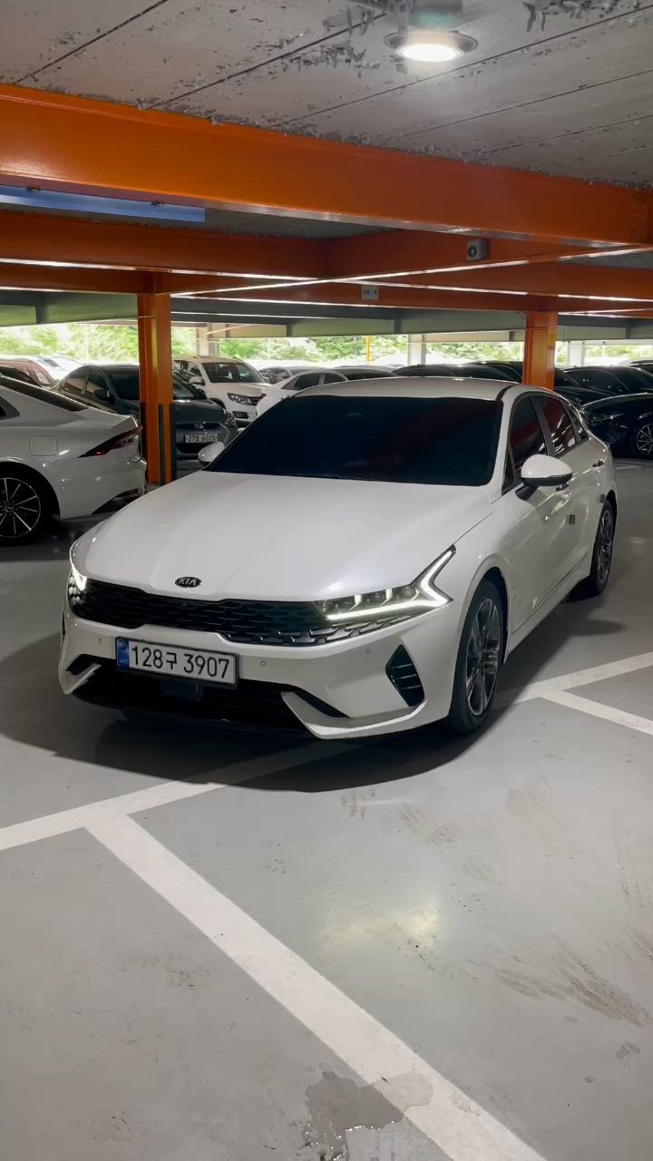 Kia K5 HYBRID video 1