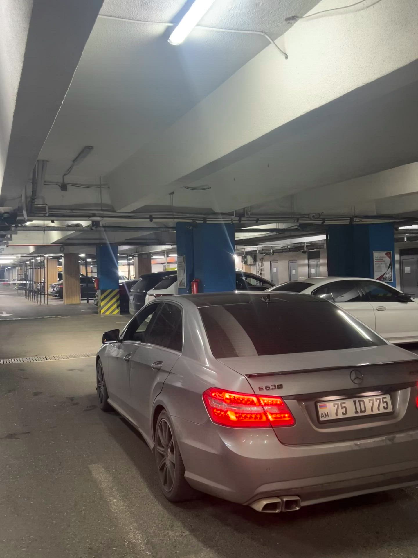 Mercedes-Benz E350 AMG-LINE 2010 video 1